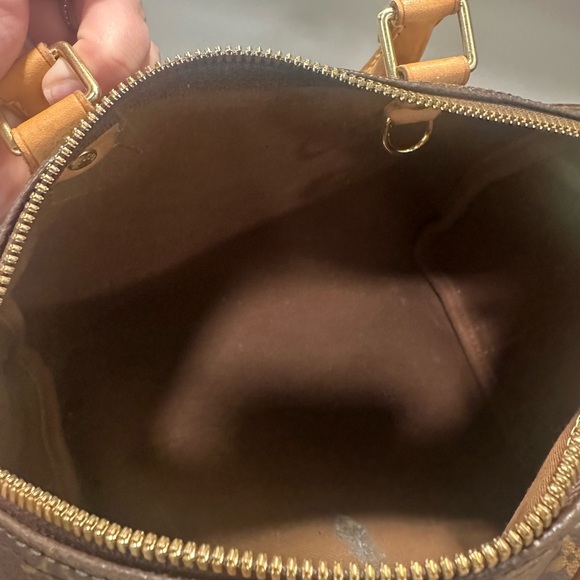 Louis Vuitton Speedy 25 Bandouliere Monogram Canvas - Picture 9 of 14